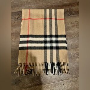 100% cashmere authentic Burberry scarf